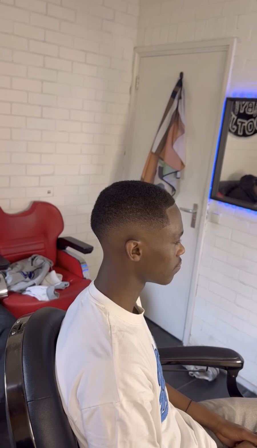 Buzz fade, scherp profiel